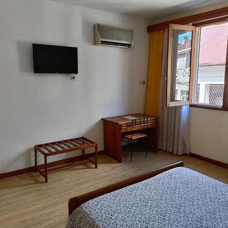 Aina Hotel Антананариву Экстерьер фото